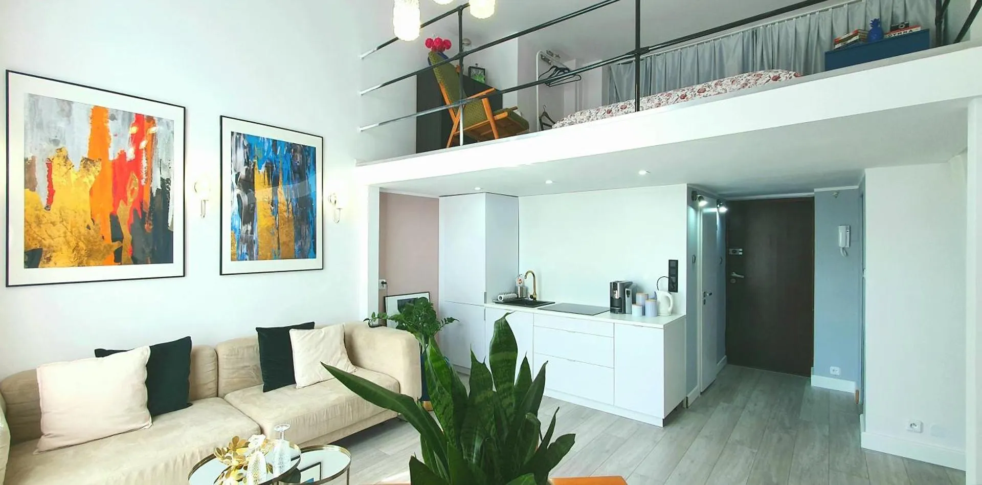 Apartment Krakowskie Przedmiescie Warsaw